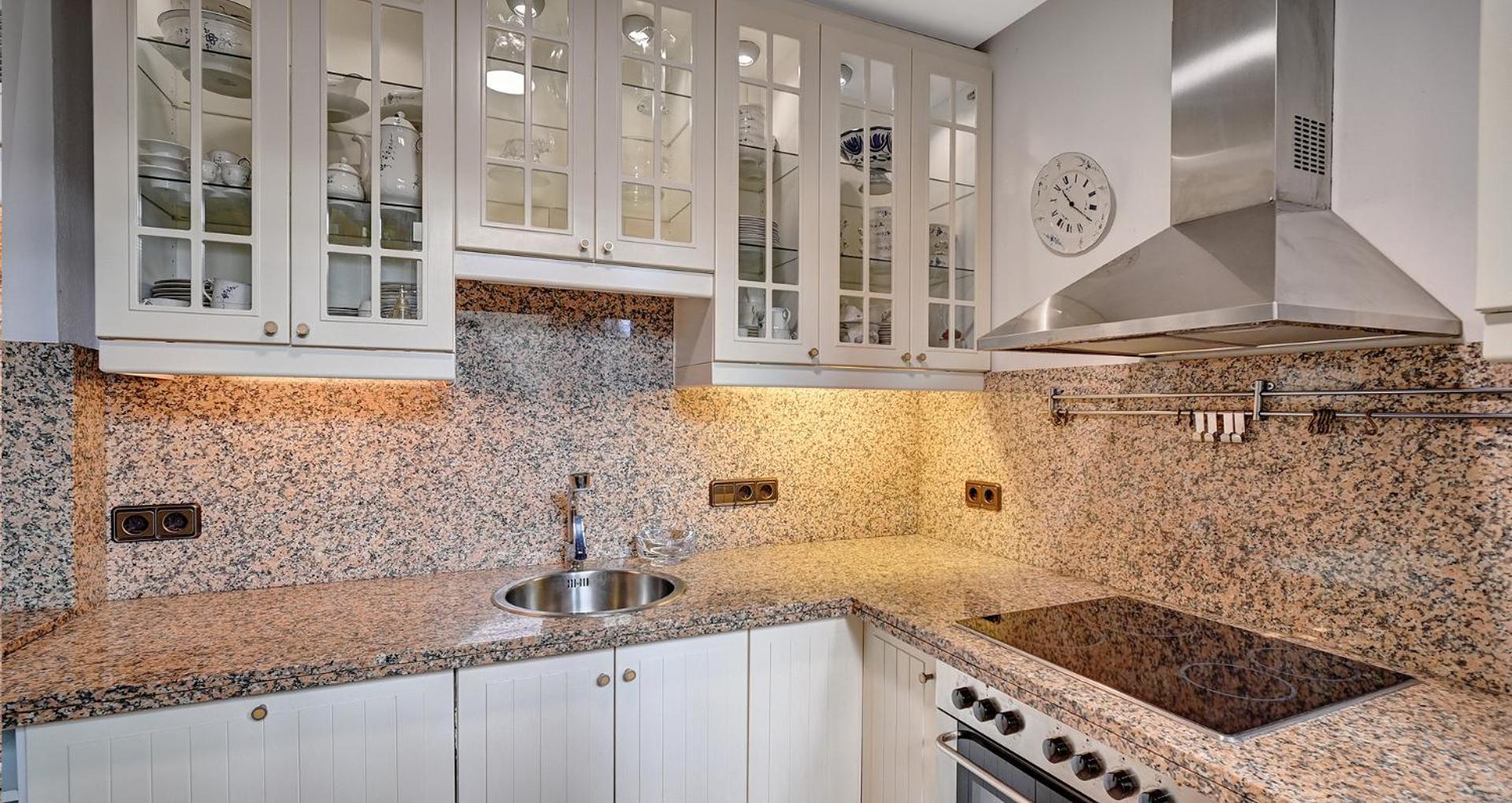 Apartment In Elegant With Pool In Marbella